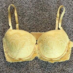 Victoria's Secret Yellow Lace Push-Up Bra